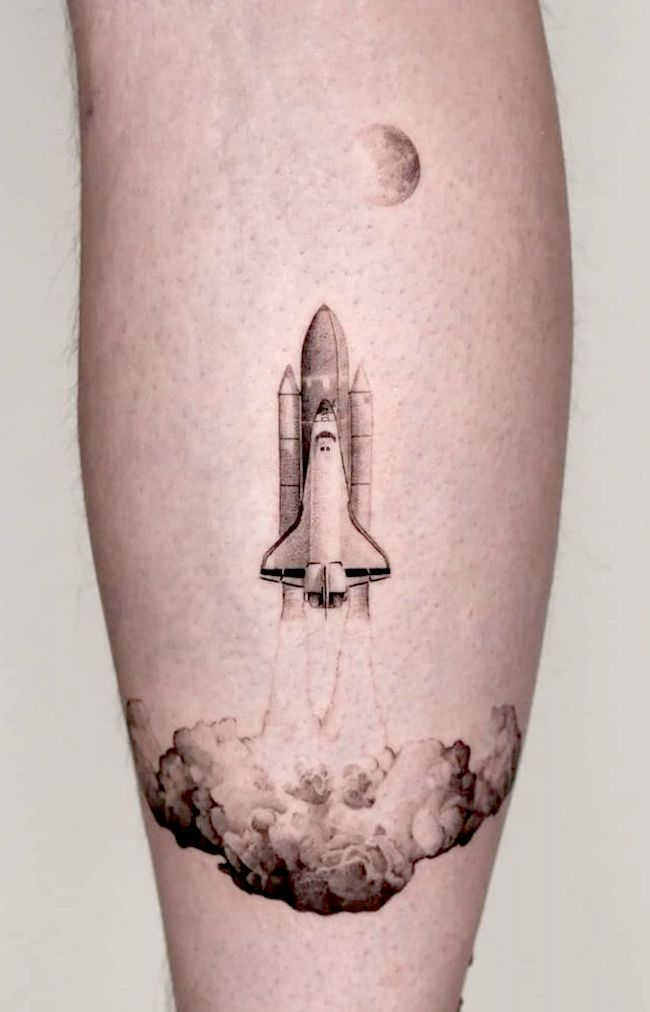 Tatuaggio Rocket di @thommesen_ink