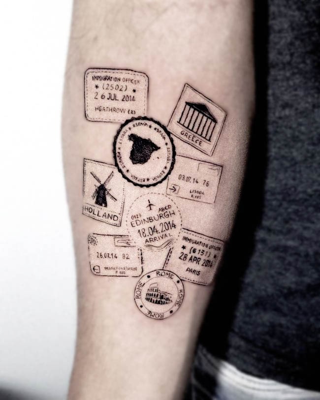tatuaggio timbro postale di @laissntattoo