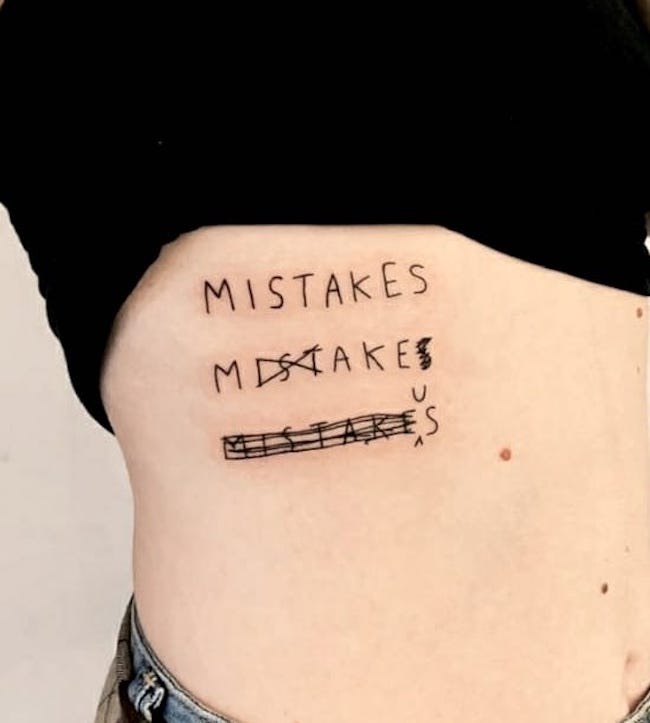 Gli errori ci fanno da @constantbageltherapy - tatuaggi creativi per farvi sorridere