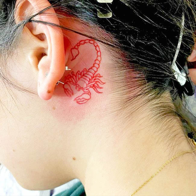 Un tatuaggio dello Scorpione per il segno zodiacale dello Scorpione di @tattoosillustrate