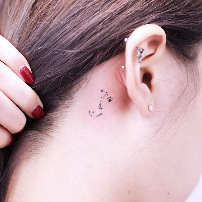 Il tatuaggio della costellazione dello Scorpione di @wittybutton_tattoo