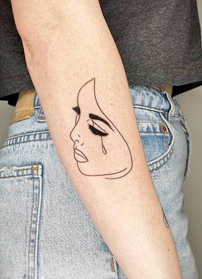 Cry me a river un tatuaggio triste di @yhelloboy