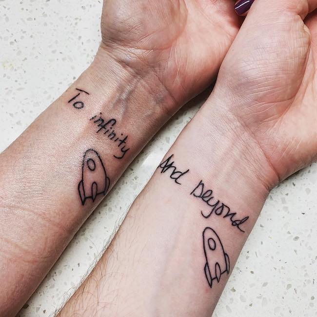 Verso l'infinito e oltre - Tatuaggi abbinati di madre e figlio di @cristacooks
