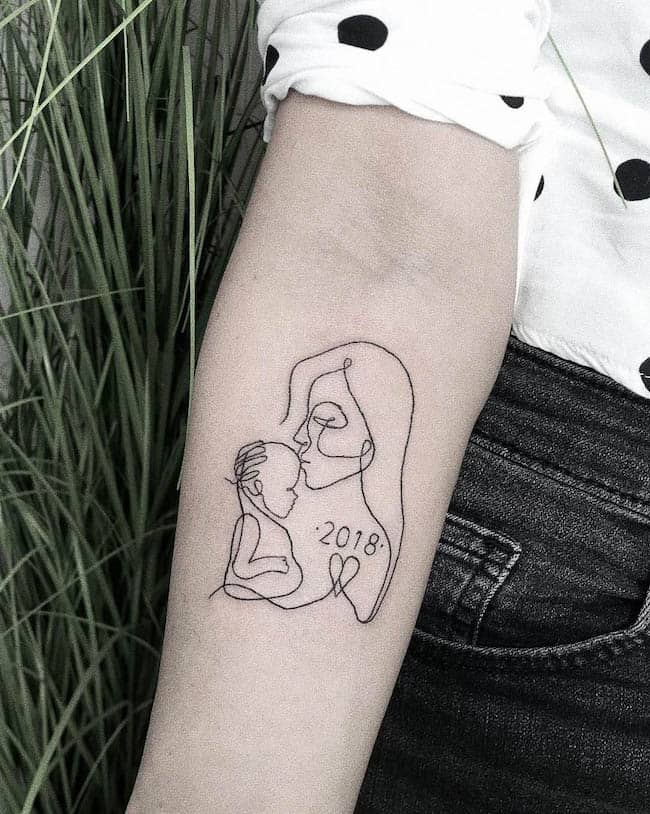 Lavoro astratto per celebrare la nascita - Tatuaggi per madre e figlio di @monika_frks