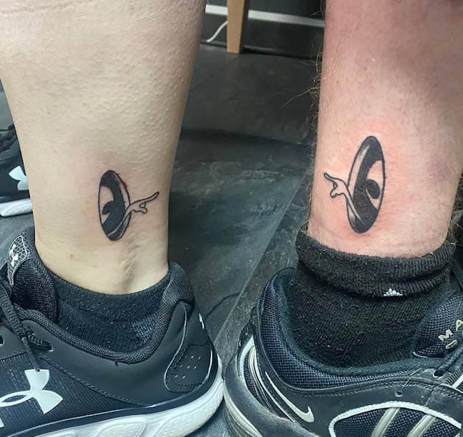 Tatuaggi carini che vi teletrasporteranno dai vostri cari by @meli_on_a_rollercoaster_life