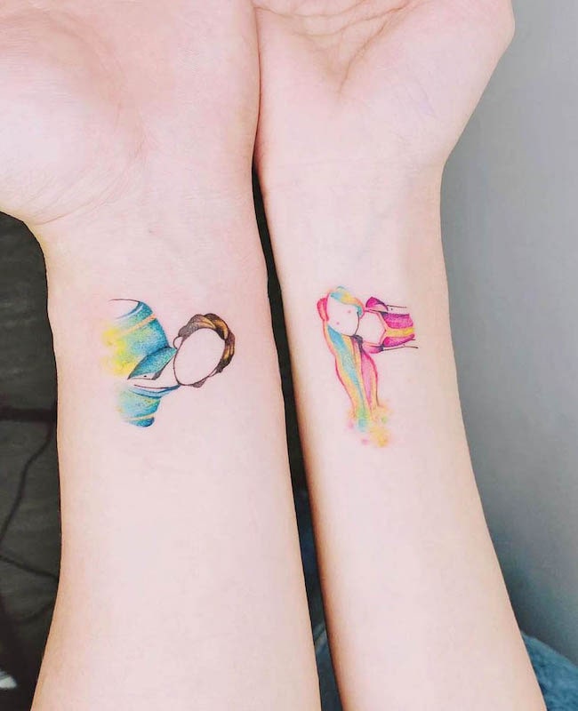 Tatuaggi da polso abbinati di Rapunzel e Flynn di @h.suantsai