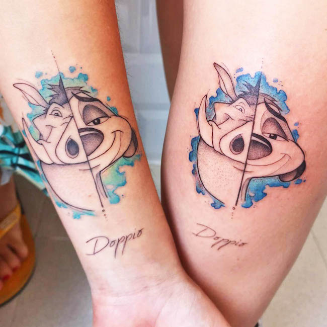 Tatuaggi di Timon e Pumbaa abbinati da @pertierratattoo