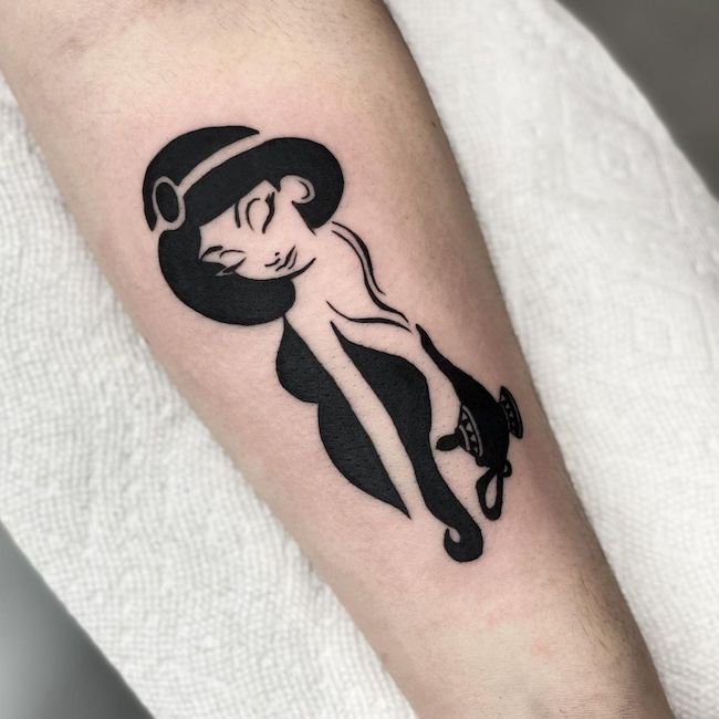 Tatuaggio con sagoma di Jasmine di @missvampira