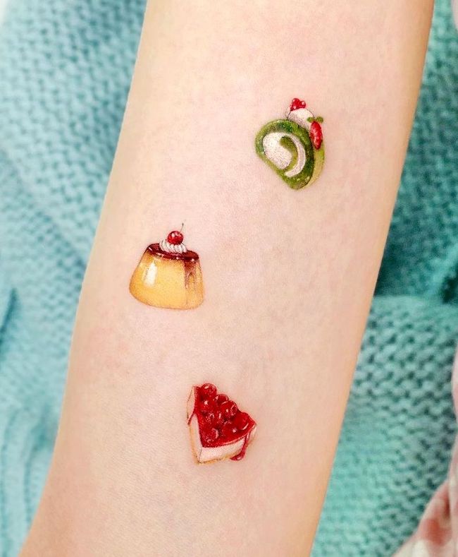 Tatuaggio di torte di @songe.tattoo- Tatuaggi di cibo da acquolina in bocca che vi faranno venire fame