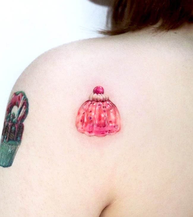 Tatuaggio di budino di gelatina di @harry_color