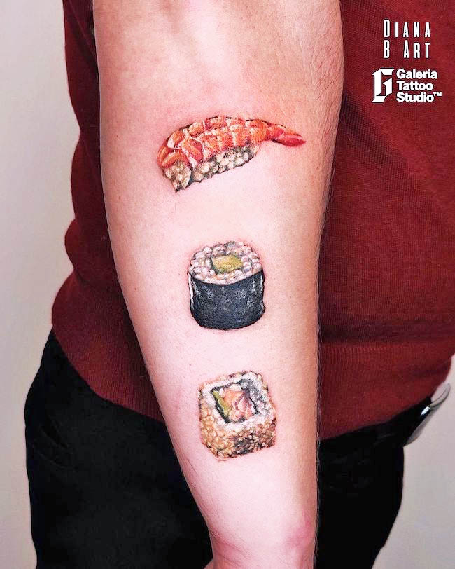 Tatuaggio di sushi di @diana.b.tattoo