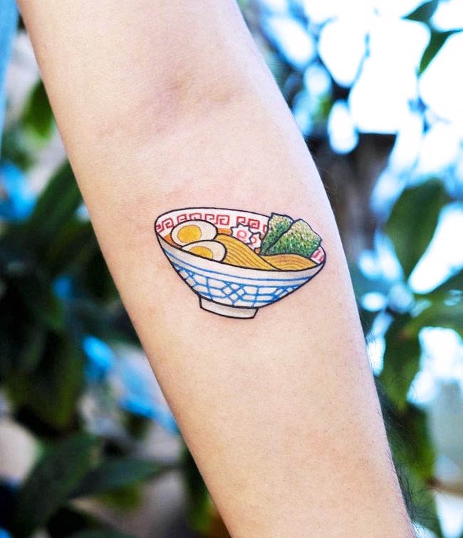 Tatuaggio ramen sul braccio di @newtattoo_17