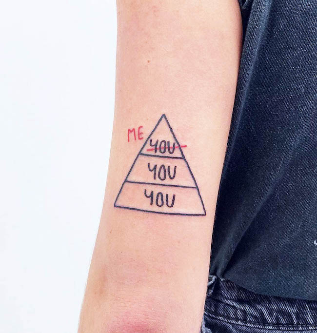 Put yourself first _tatuaggio sull'amore per se stessi di @viandebleue