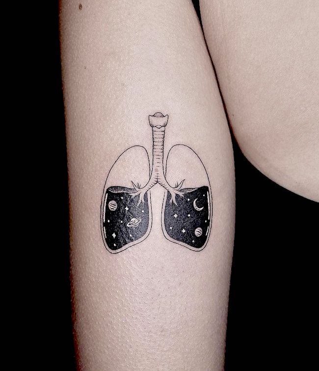 Breathe un intricato tatuaggio fantasy di @pt78tattoo