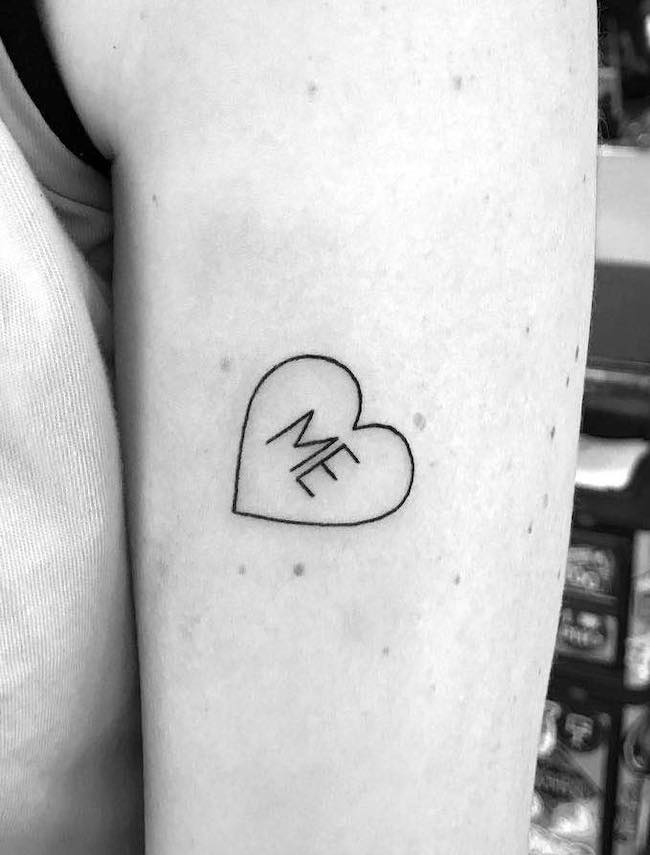 Tatuaggio sull'amore per se stessi di @erinblaney_tattoo