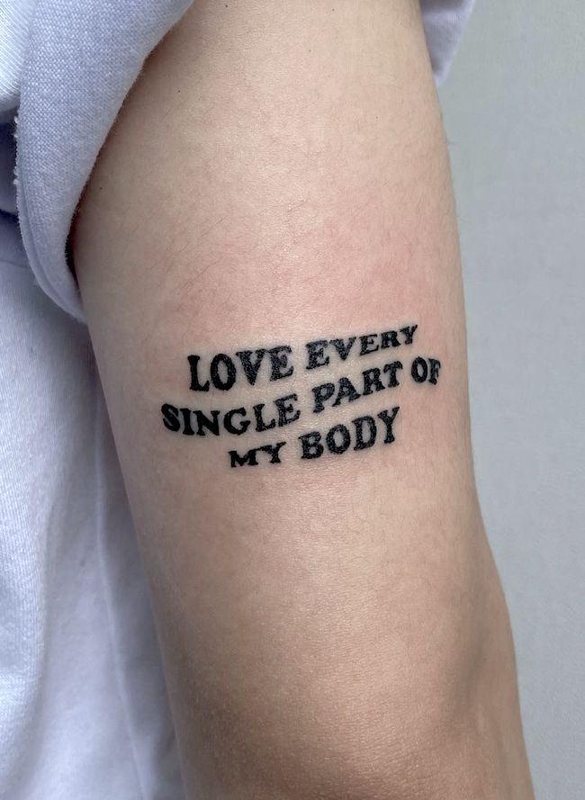 Tatuaggi d'amore per se stessi di @imgonnahurtyoubaby