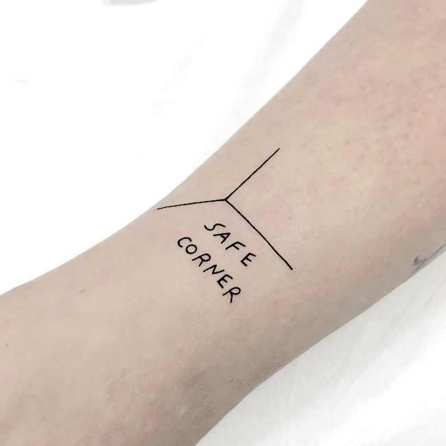 Tatuaggio dell'angolo sicuro di @nancydestroyer