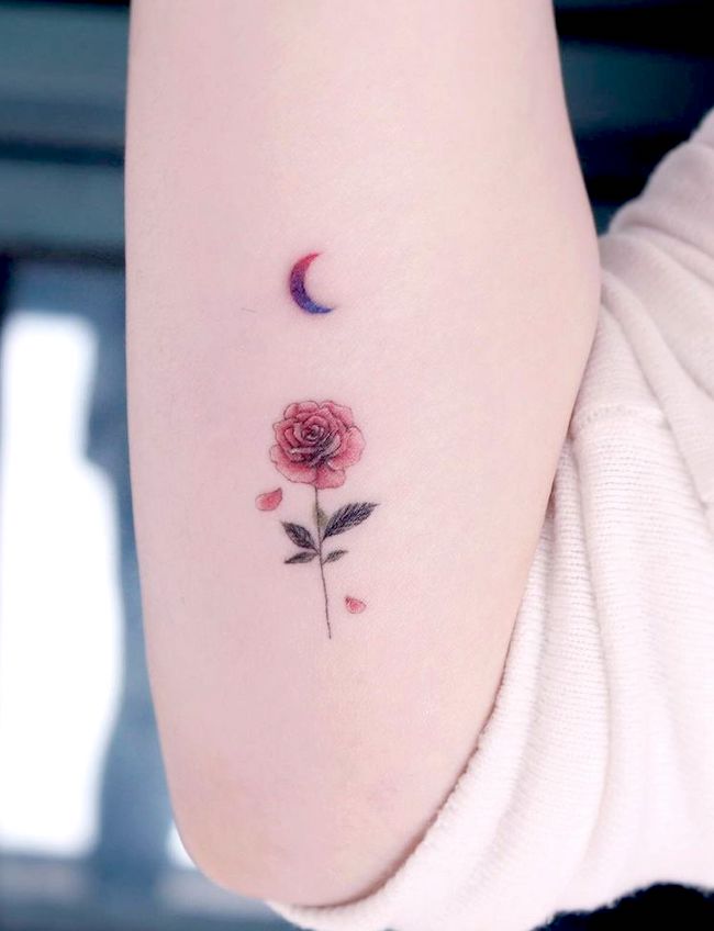 Rosa al chiaro di luna di @greem.tattoo