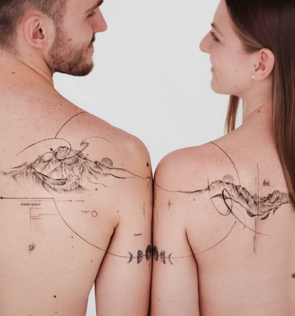 Tatuaggi di montagna e di luna per coppie di @art.rouniss_