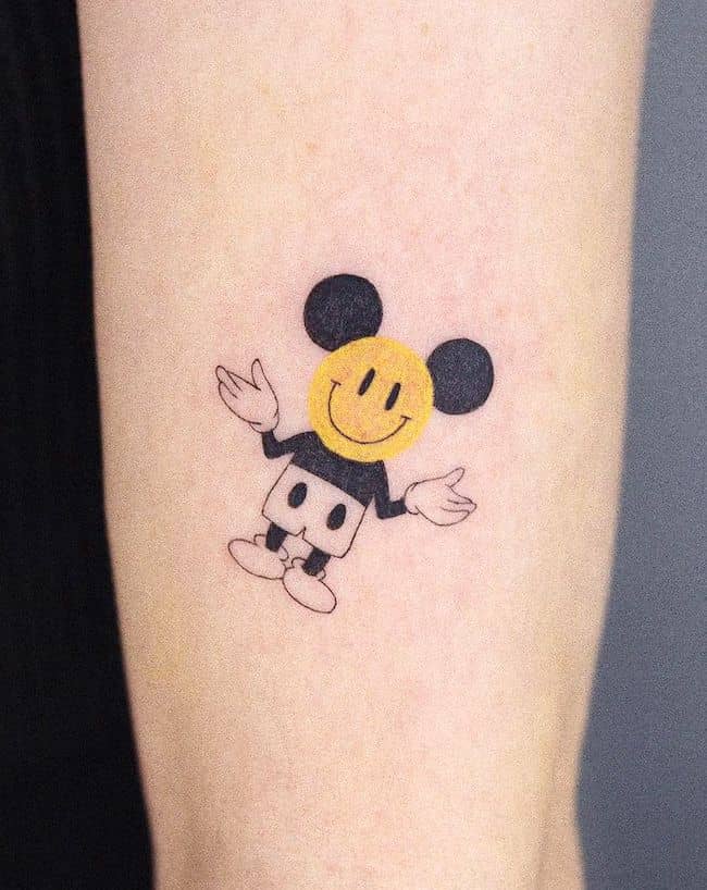 Tatuaggio Emoji mickey mouse di @broccoli_tattooer- Tatuaggi classici di personaggi dei cartoni animati Disney