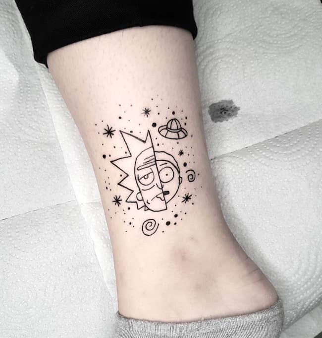 Tatuaggio Rick and Morty di @knieja_ink