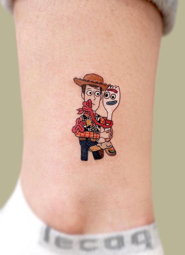 Woody from Toys Story di @tattoo.pencil- Tatuaggi classici di personaggi dei cartoni animati Disney