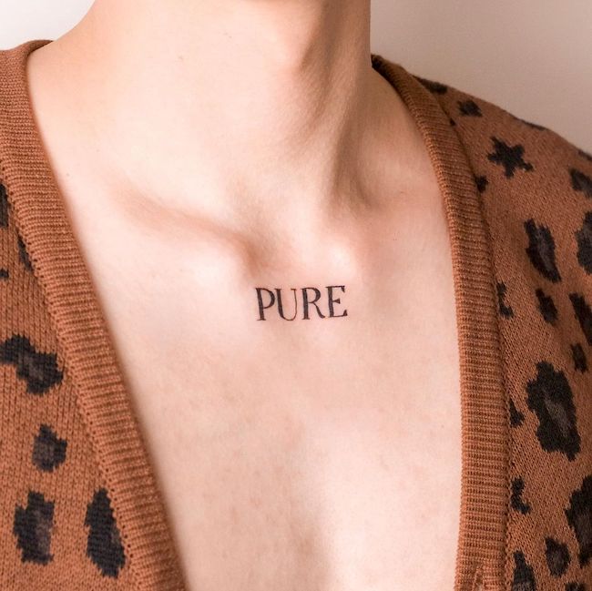 Un'anima pura - un tatuaggio di una sola parola di @fawn.ink