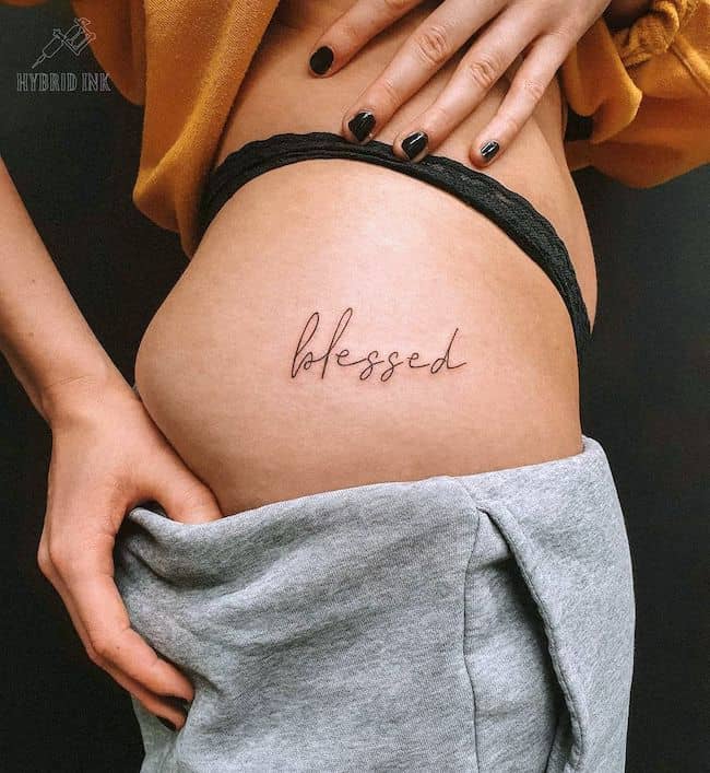 Lei è benedetta - tatuaggio di @hybridink.helsinki
