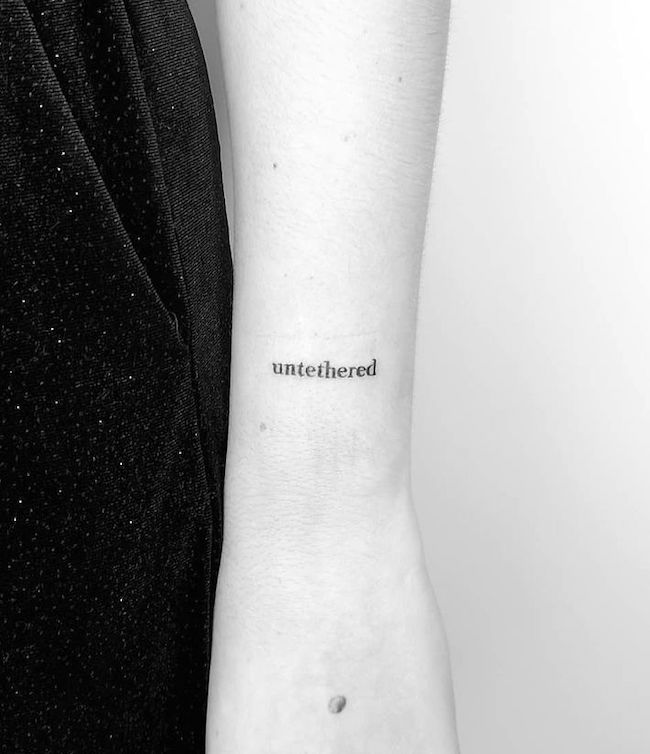 Tatuaggio Untethered di @math.lst