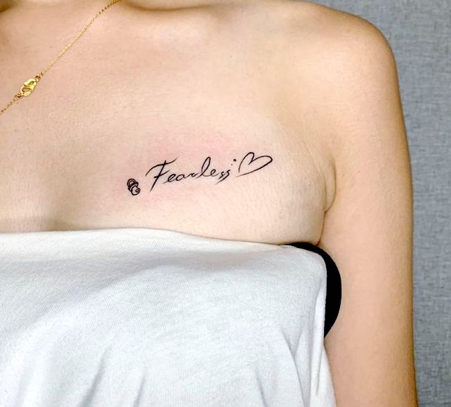 Fearless - bellissimo tatuaggio script di @junhan_tattoo