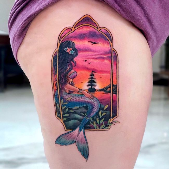 Stupendo tatuaggio a forma di sirena di @stephanieheffrontattoos