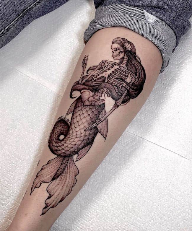 Tatuaggio di sirena di @annakust_tattoo