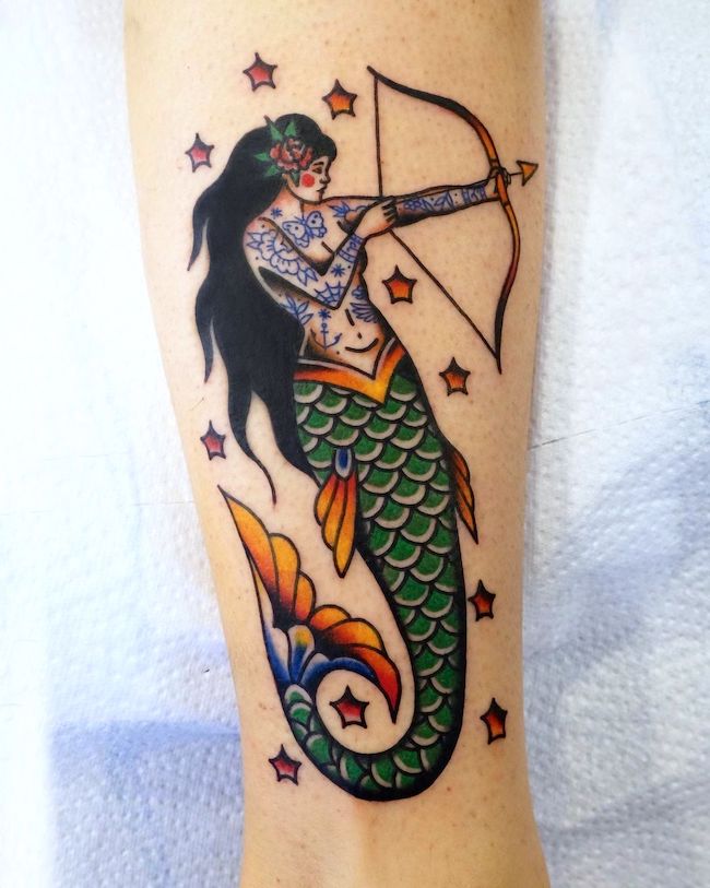 Stelle cadenti - Tatuaggio a forma di sirena di @bibikahk