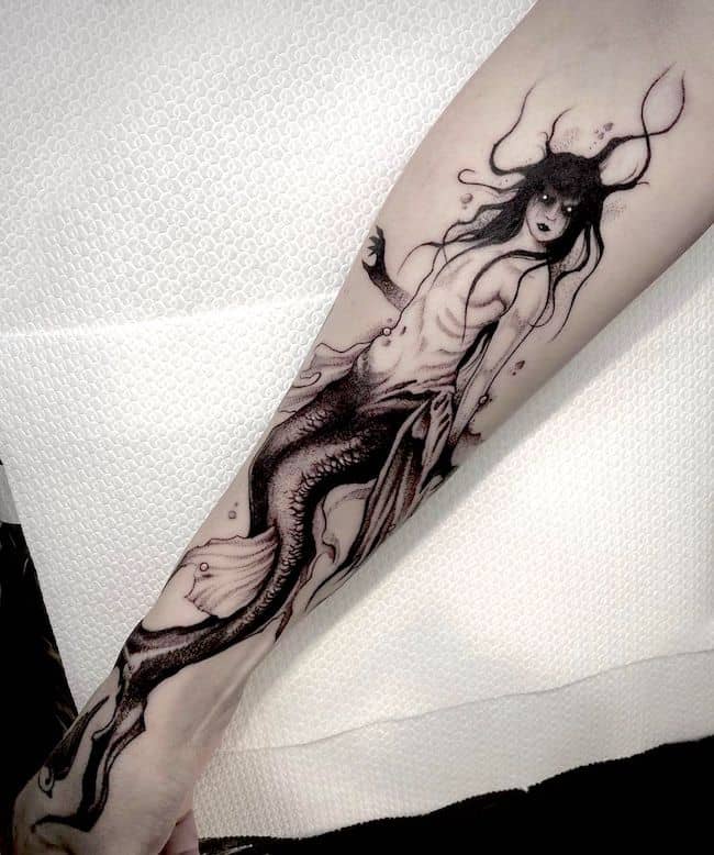 Tatuaggio Mermaid from hell di @zmijatattoo