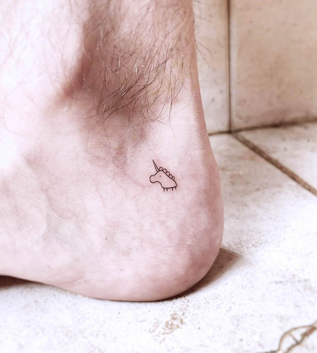 Un piccolo tatuaggio sulla caviglia che nessuno scoprirà - Magico tatuaggio di unicorno di @odel