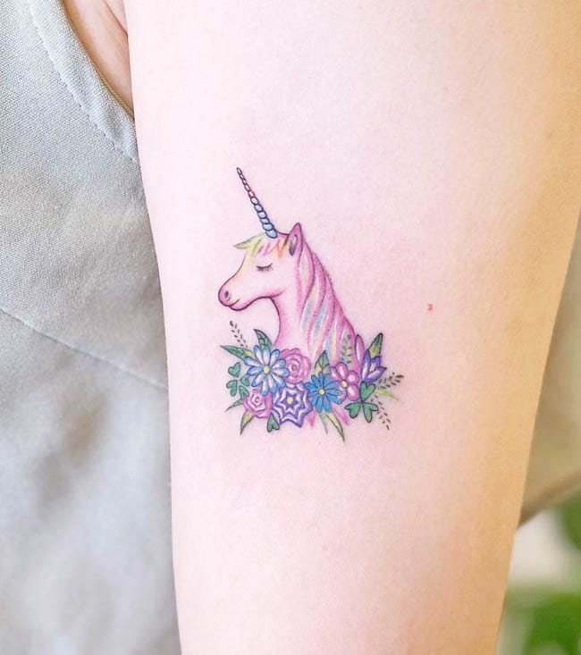 Un tatuaggio sull'avambraccio che porta energia calmante by @xixi.t2