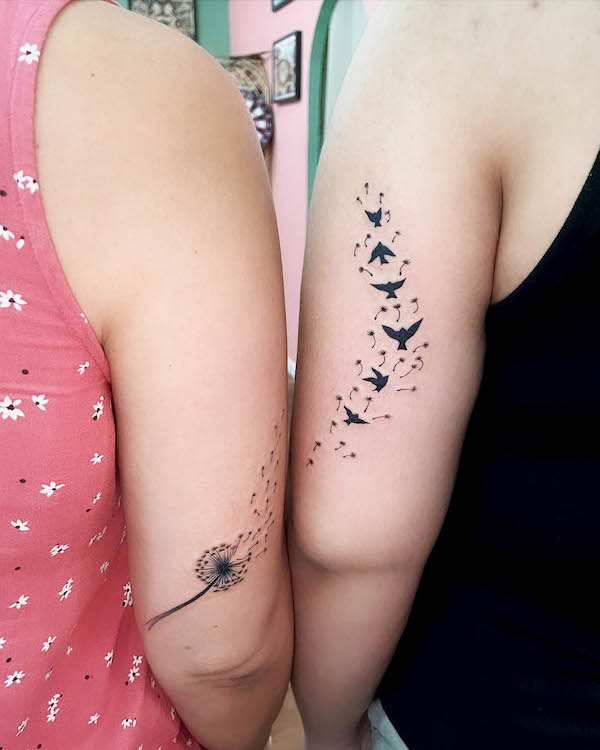 Tatuaggi abbinati al dente di leone di @wayangkulittatu
