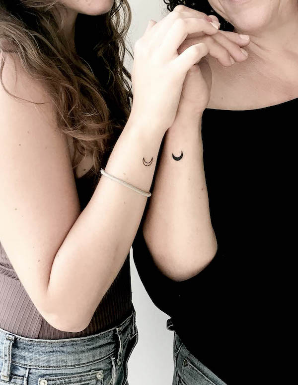 Tatuaggi lunari abbinati di @oannamroman
