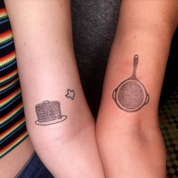 Tatuaggi madre e figlia in ghisa di @kathrynzetajaynes