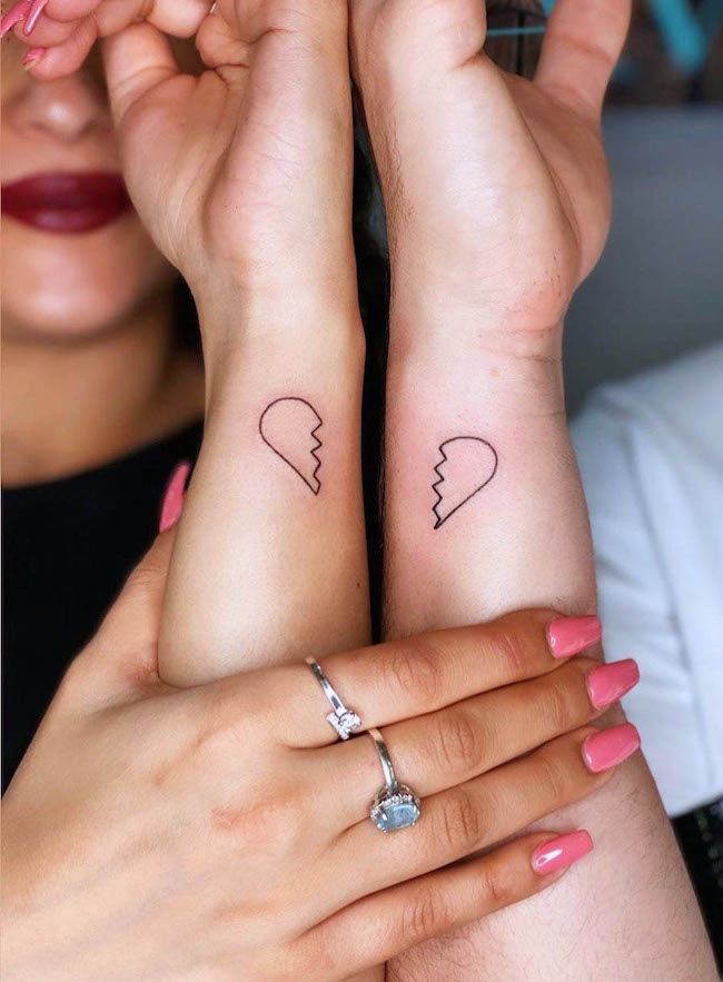 Piece of my heart - sweet BFF tattoos by @inkedlifemiami- Tatuaggi minimalisti abbinati alle BFF