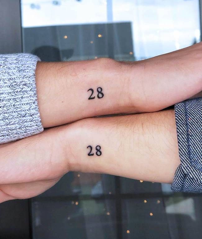 Tatuaggi dell'età per fratelli o amici di @luke_is_well- Tatuaggi minimalisti abbinati per fratelli e sorelle
