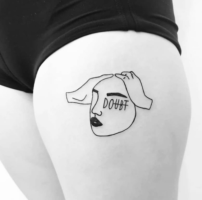 Tatuaggio sulla coscia