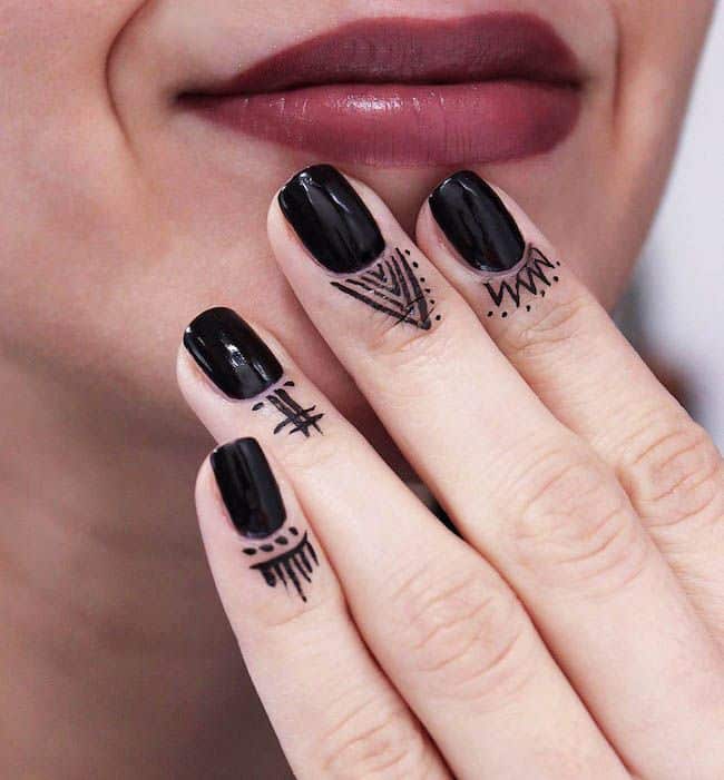 Splendido tatuaggio sulle cuticole di @simply.selma- Splendidi tatuaggi sulle cuticole