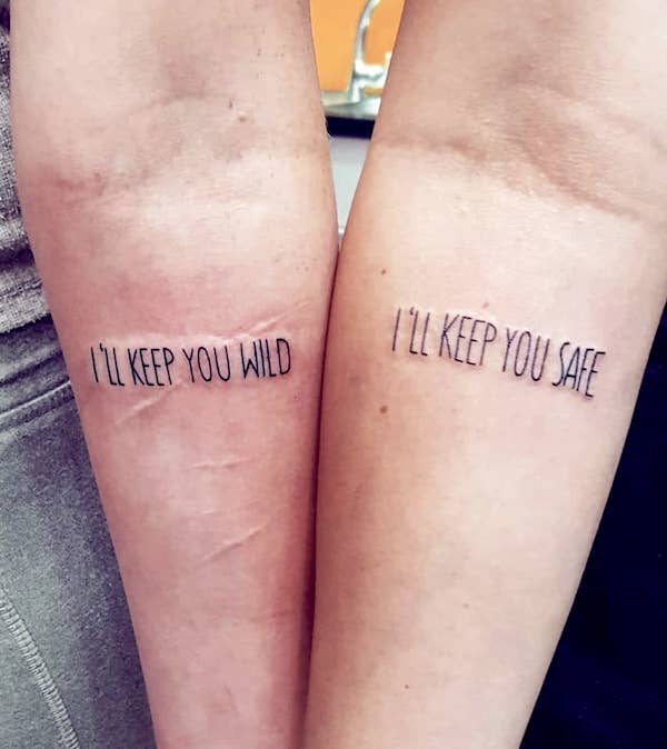 Tatuaggi sull'avambraccio con citazioni abbinate di @julietavanessa - splendidi tatuaggi abbinati unisex per fratelli e sorelle