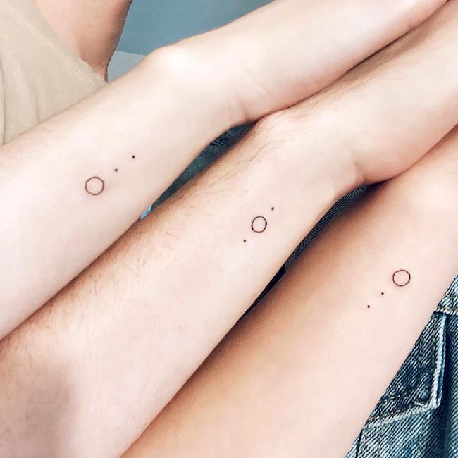 Piccoli tatuaggi abbinati ai fratelli di @the_metanoian