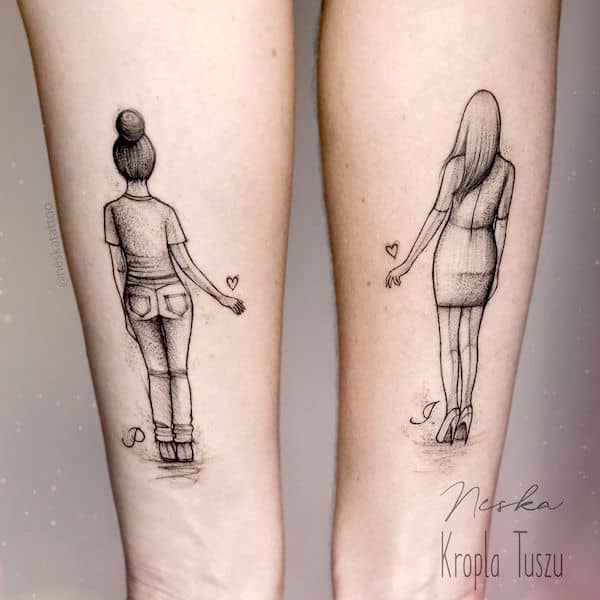 Holding hands sisters tattoos by @neskatattoo - Tatuaggi significativi per le sorelle