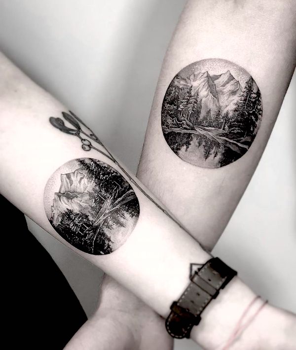 Tatuaggi di paesaggi abbinati per viaggiatori di @pannawisniatattoo- Tatuaggi audaci e creativi per i fratelli