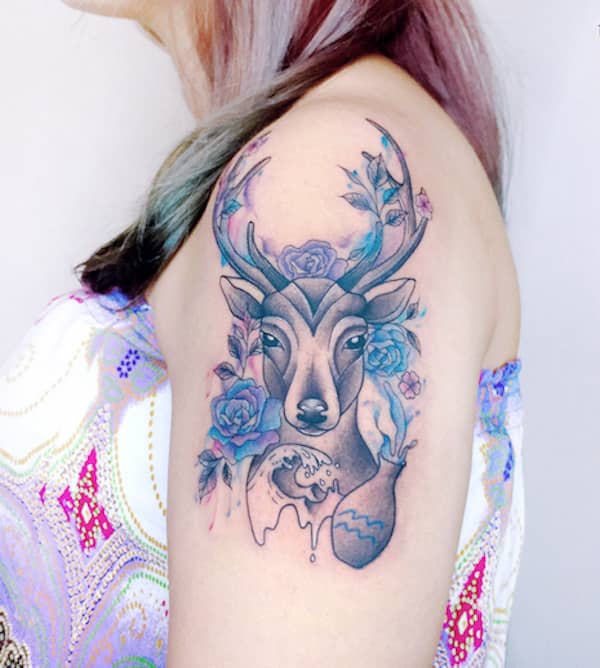 Un cervo portatore d'acqua tatuato sulla manica da @bel_tattoo