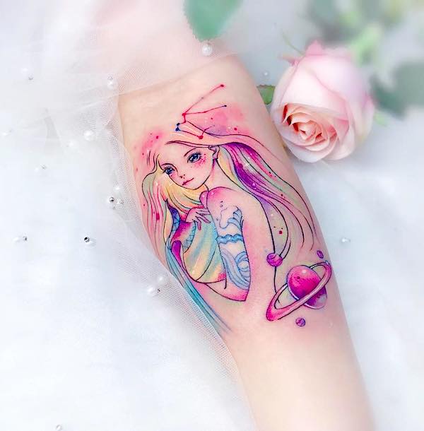 Uno splendido tatuaggio dell'elfo portatore d'acqua per le ragazze dell'Acquario di @kokotattooealynn
