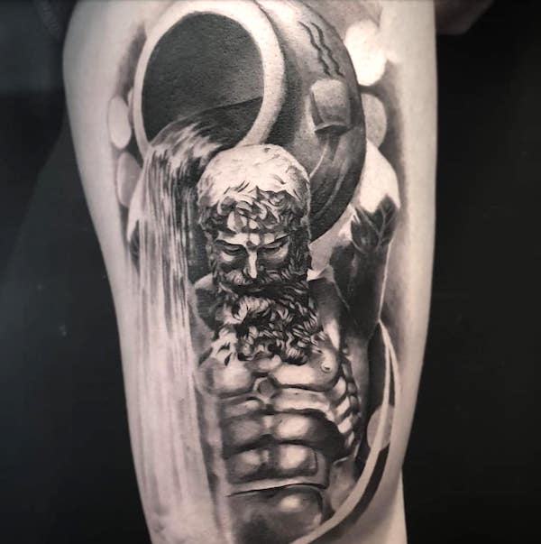 Un tatuaggio realistico ispirato all'arte sulla manica di @neilwolftattoo